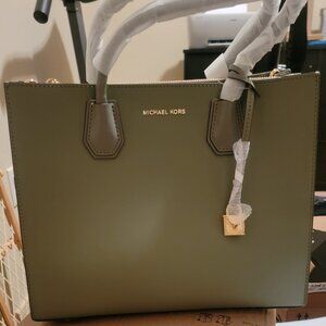 New Michael Kors purse